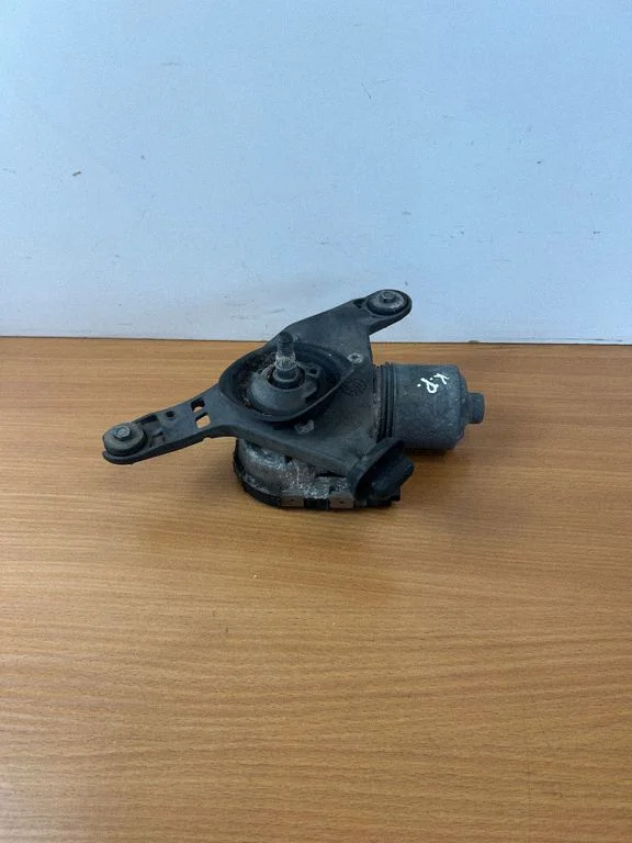 Wiper motor – Citroen C4 II Picasso (2013-2018)