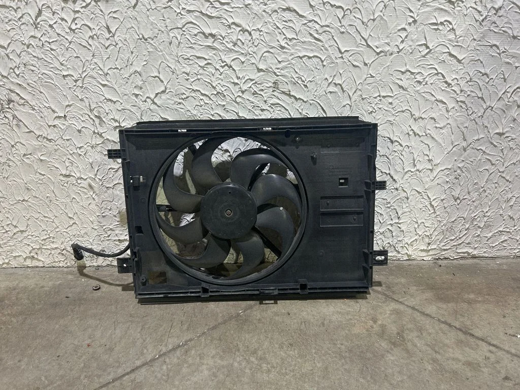 Radiator cooling fan shroud – Citroen C4 II Picasso (2013-2018)