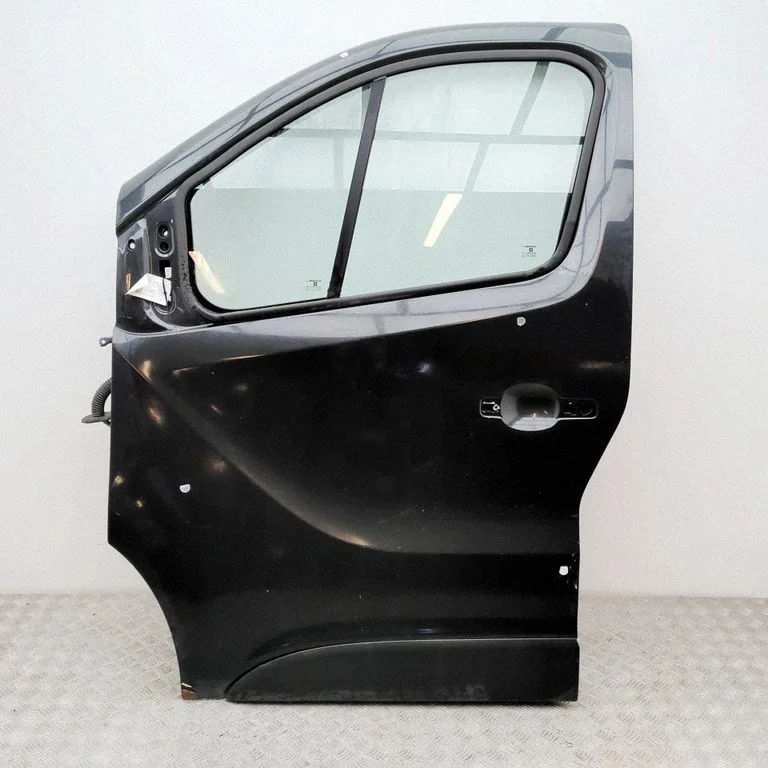 Priekšējās durvis 801011024R