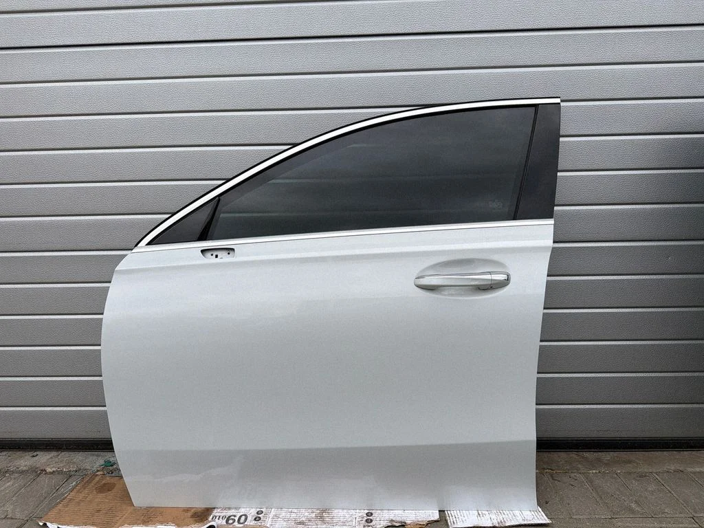 Esiuks – Mercedes-Benz A-klass W177 AMG (2018-)