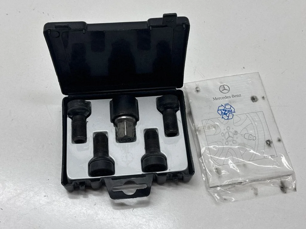 Anti-theft wheel nuts and lock – Mercedes-Benz A-Class W177 AMG (2018-)