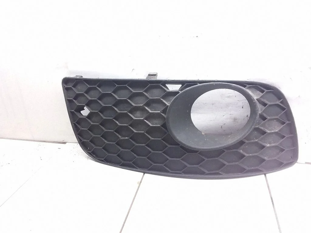 Front fog light trim/grill 1K0853666P
