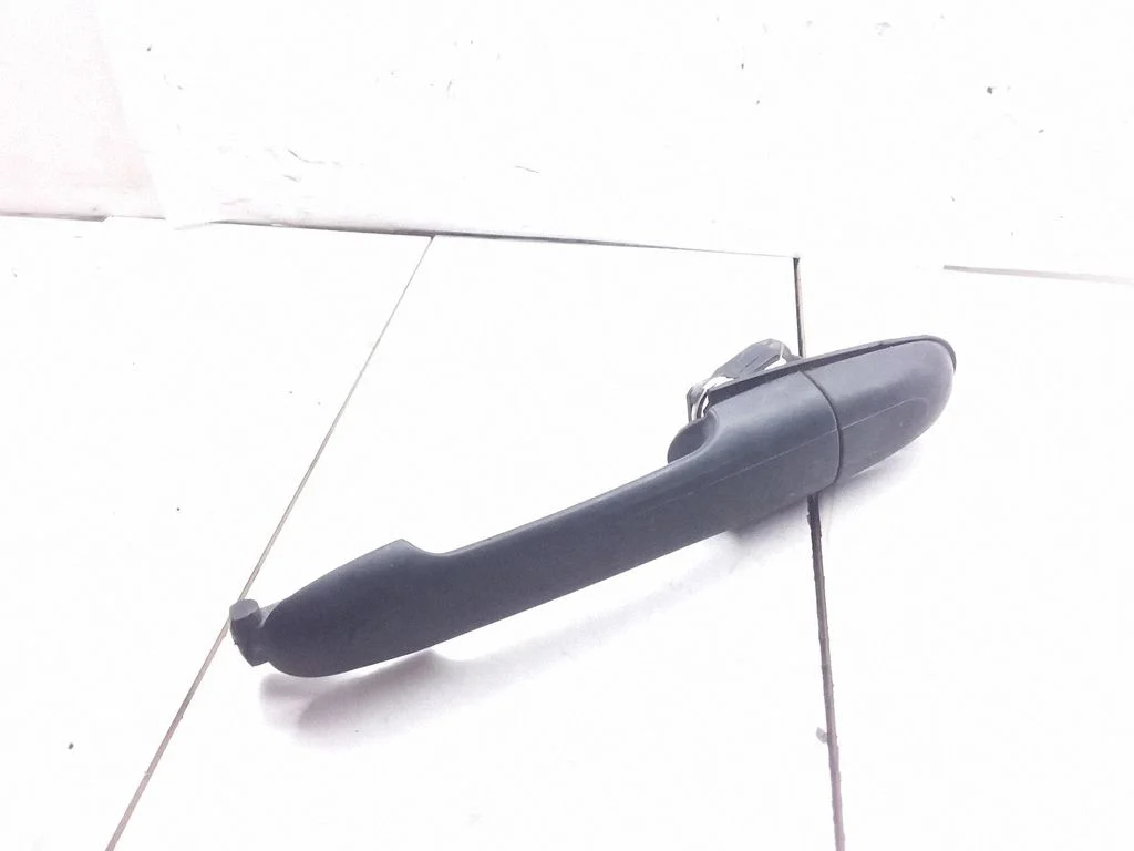 Front door exterior handle – front right