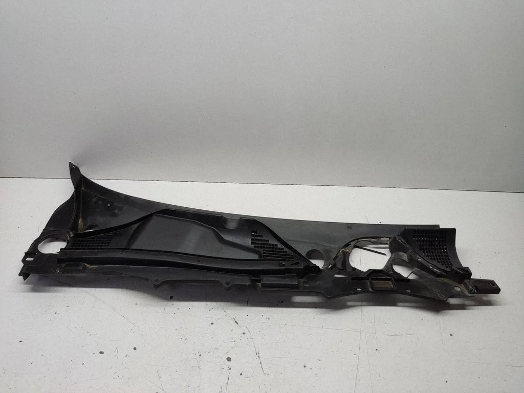 Wiper trim 668621EM0A
