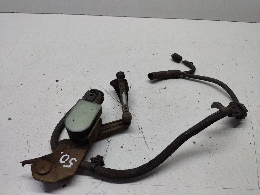 Headlight/headlamp level sensor – Nissan 370Z (2009-2020)