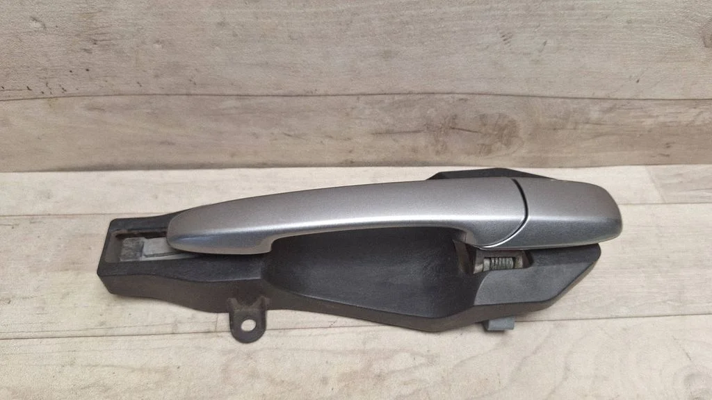 Rear door exterior handle