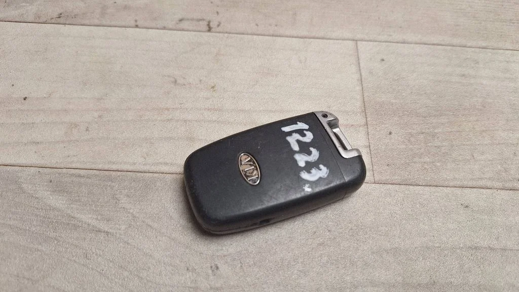 Ignition key/card – KIA Optima (2010-2015)