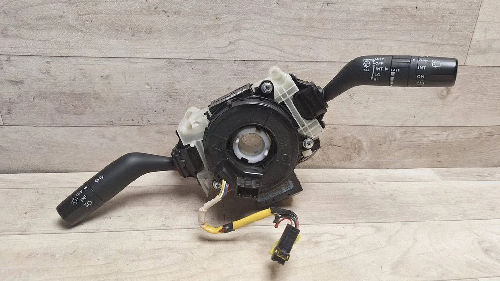 Wiper turn signal indicator stalk/switch