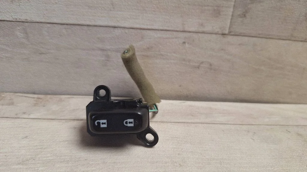 Central locking switch button