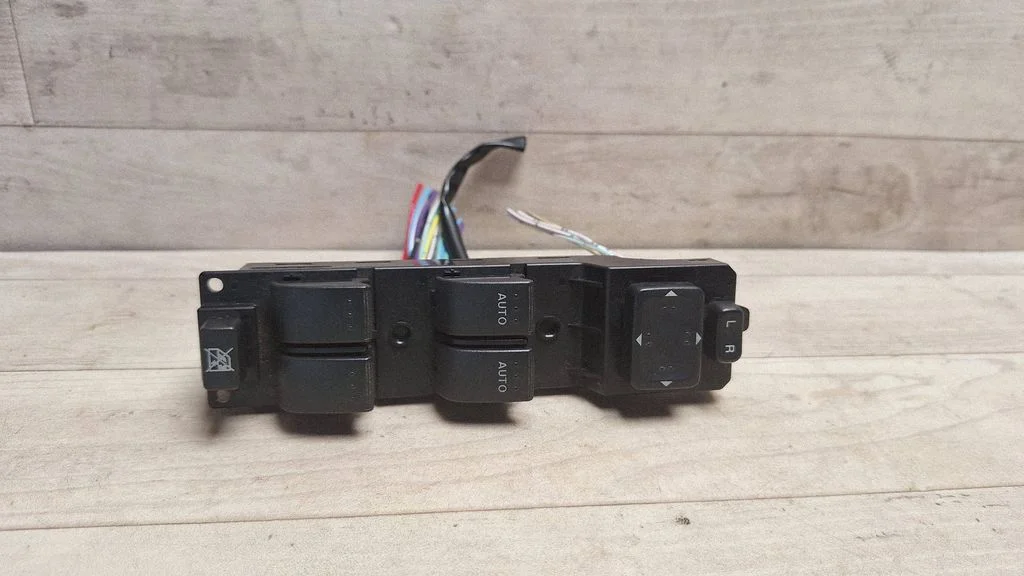 Przełącznik szyb elektrycznych EG2366350