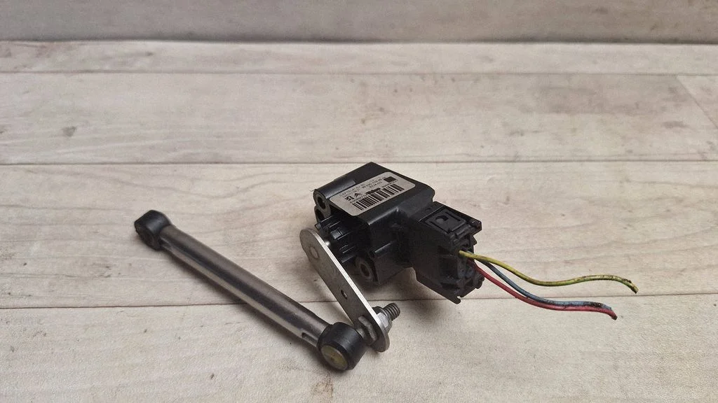 Eesmise vedrustuse kõrgusandur – Citroen C4 Grand Picasso (2007-2013)