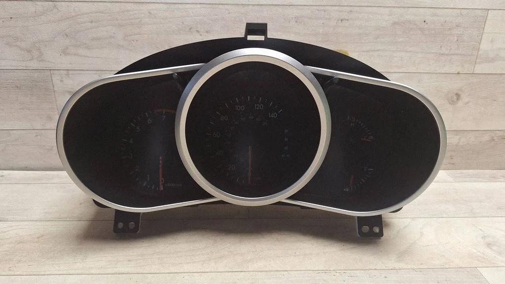 Speedometer (instrument cluster)