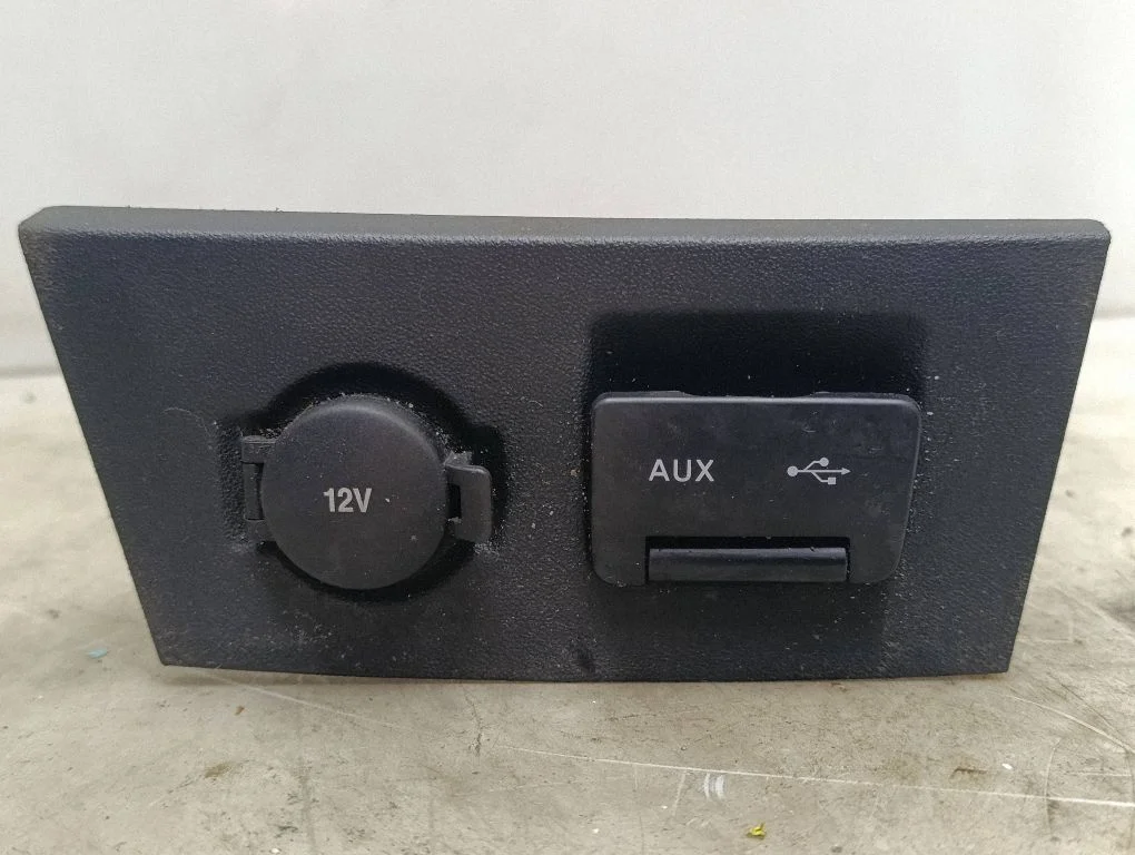 AUX in-socket connector – KIA Ceed (2006-2012)