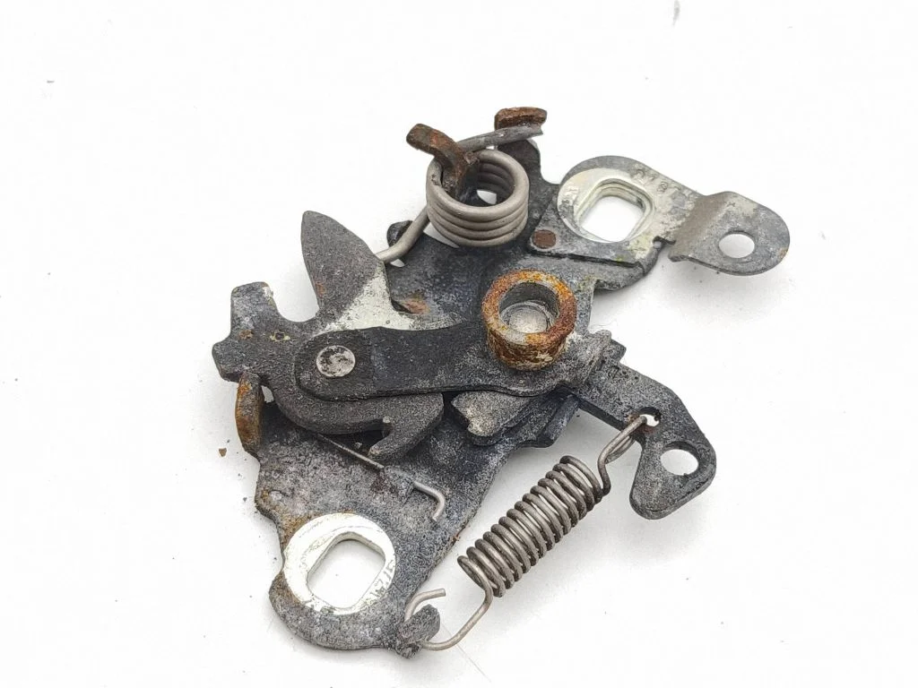 Engine bonnet/hood lock/catch 7530015
