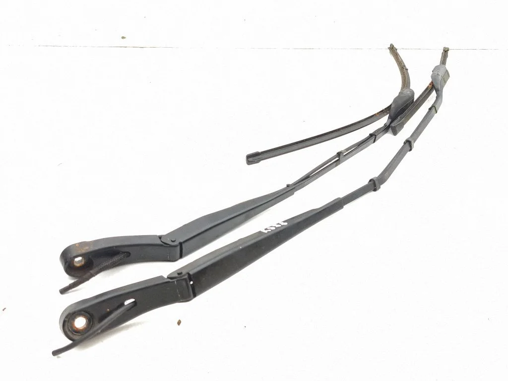 Front wiper blade arm 7443213