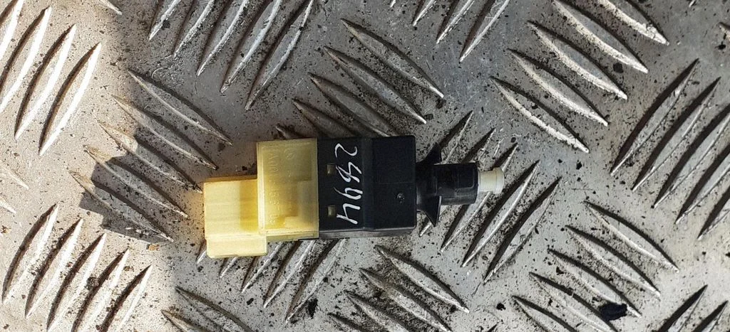Brake pedal sensor switch A0015456709