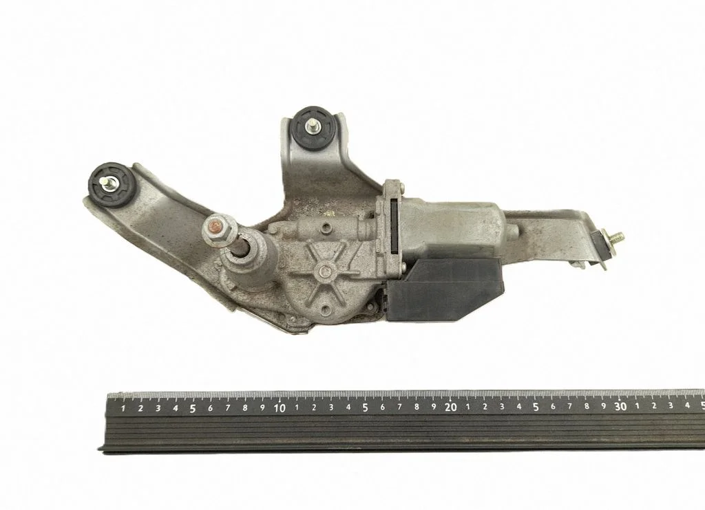 Aizmugurējā stikla tīrītāja motoriņš 8513047021