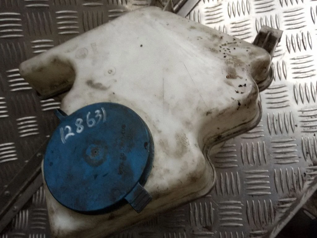 Klaasipesuvedeliku paak 1698690220