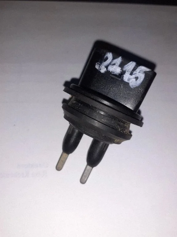 Windshield washer fluid level sensor – Audi A6 Allroad C6 (2006-2011)