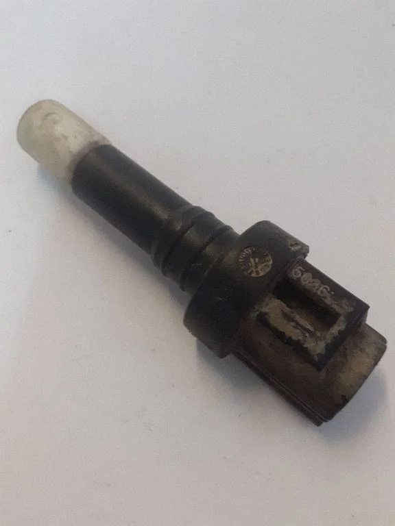 Logu mazgāšanas šķidruma līmeņa devējs TI0023935