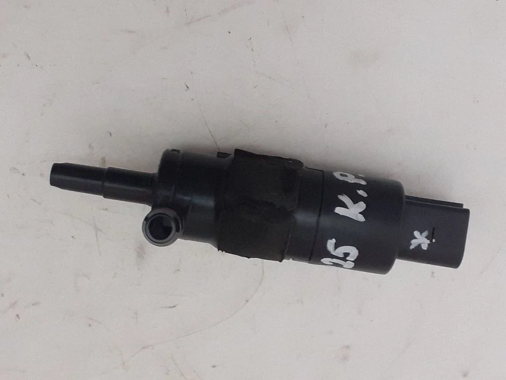 Headlight washer pump 3B7955681