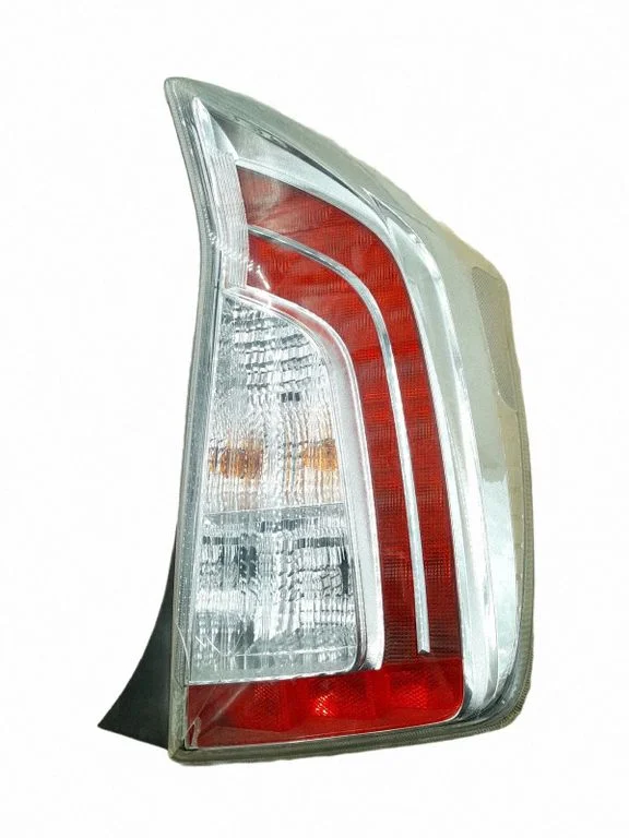 Lampa tylna w błotniku 8155047170