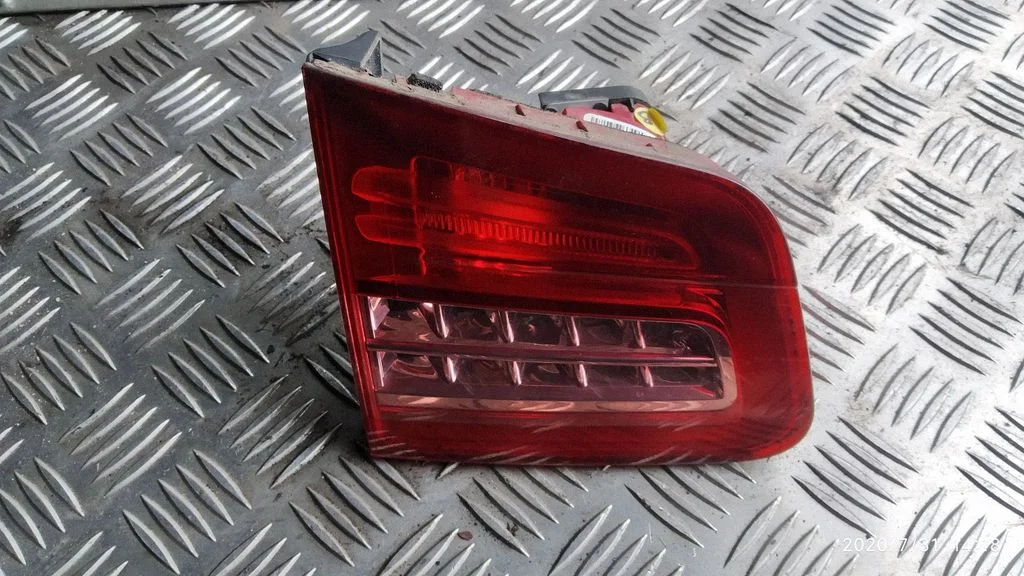 Aizmugurējais lukturis bagāžnieka vākā – Citroen C5 (2008-2016)