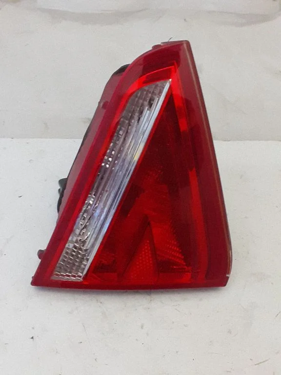 Tailgate rear/tail lights AU484