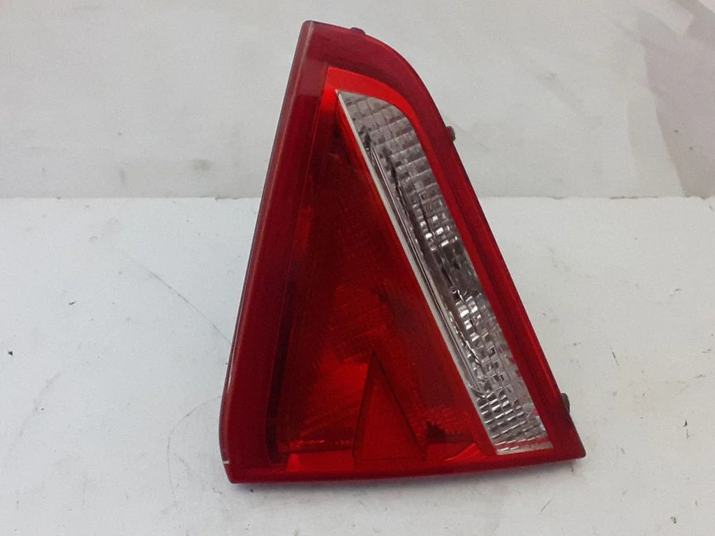 Tailgate rear/tail lights 8T0945094