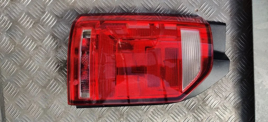 Tagatuli keres – Volkswagen Transporter - Caravelle T6 (2016-)