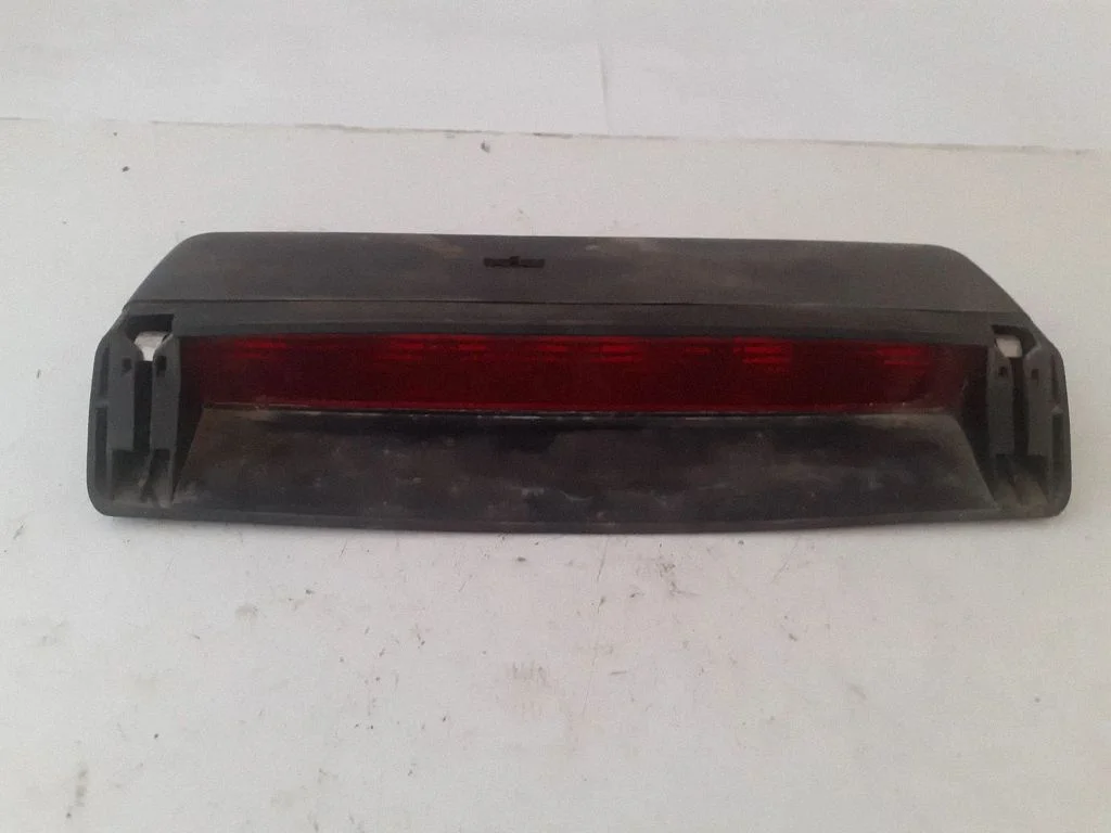 Papildu stopgaismas lukturis S302E1