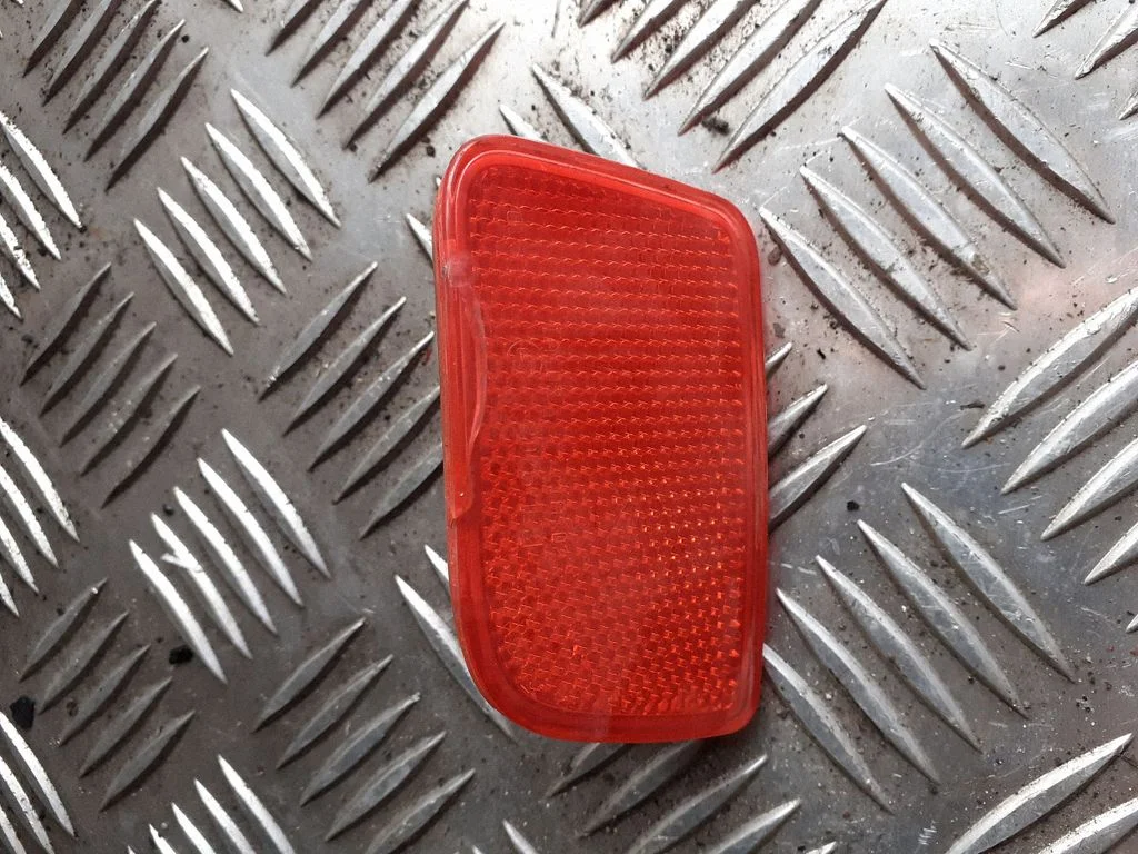 Rear tail light reflector 8200152643