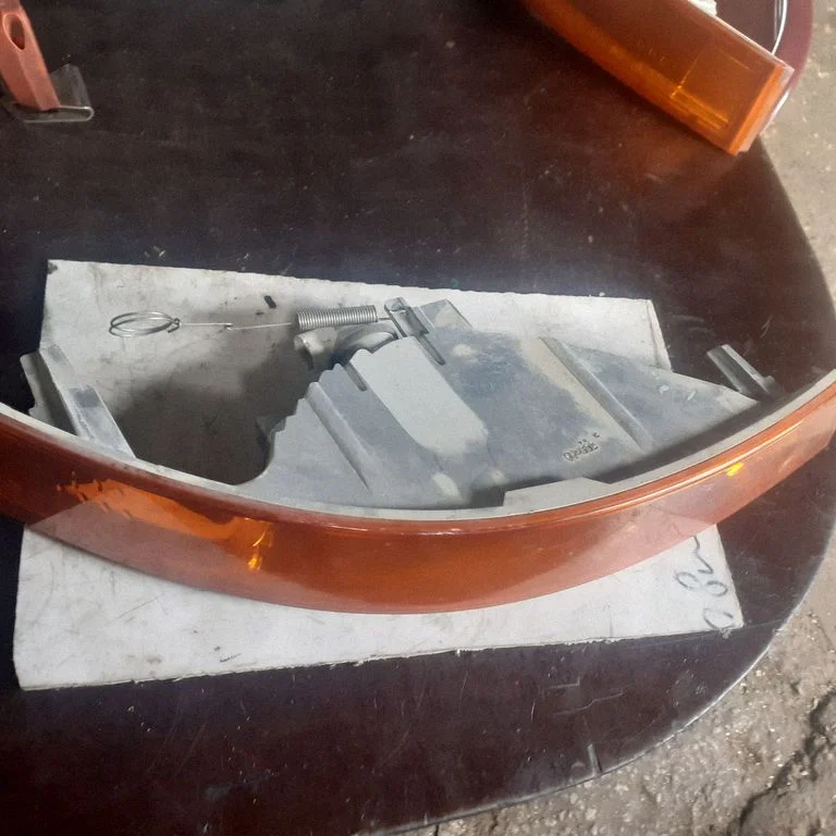 Priekšējais pagrieziena lukturis 8200163918