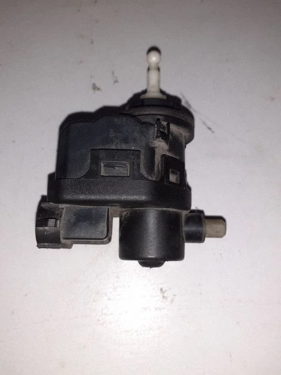 Headlight level adjustment motor – Renault Espace III (1997-2003)
