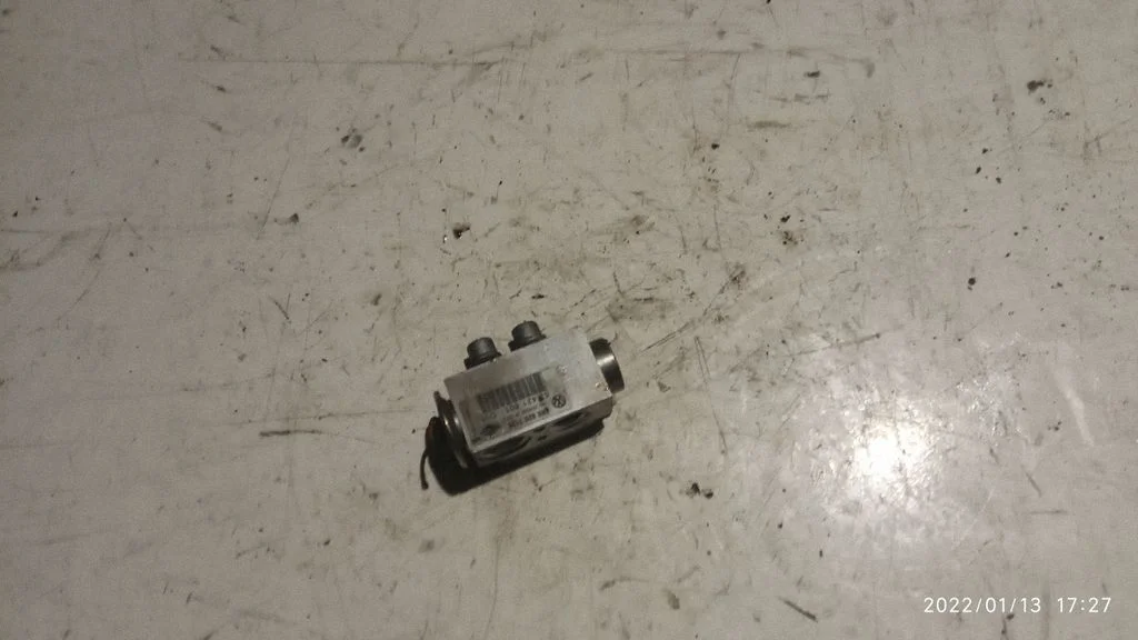 Air conditioning (A/C) expansion valve – Volkswagen Transporter - Caravelle T5 (2003-2015)