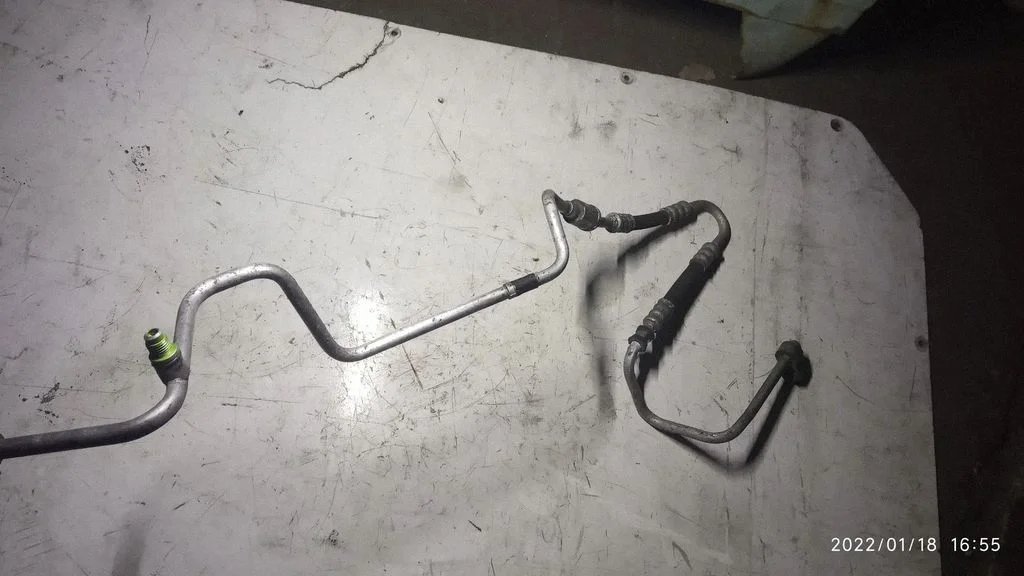 Air conditioning (A/C) pipe/hose – Skoda Roomster (5J) (2006-2015)