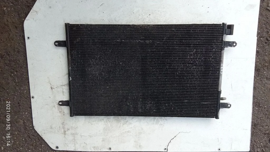 Gaisa kondicioniera dzesēšanas radiators (kondensators) 4F0260401M