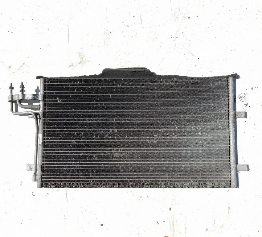 Kliimaseadme jahutusradiaator (kondensaator) 3M5H19710