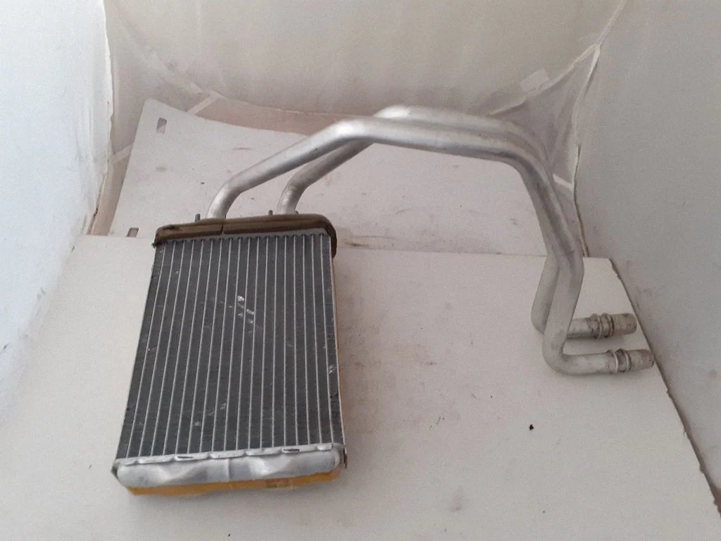Salongi küttekeha radiaator 52495051