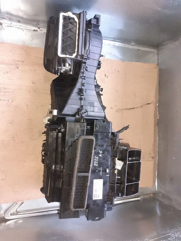 Interior heater climate box assembly 8K1820005AE