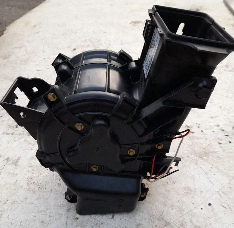 Interior heater climate box assembly 52492648