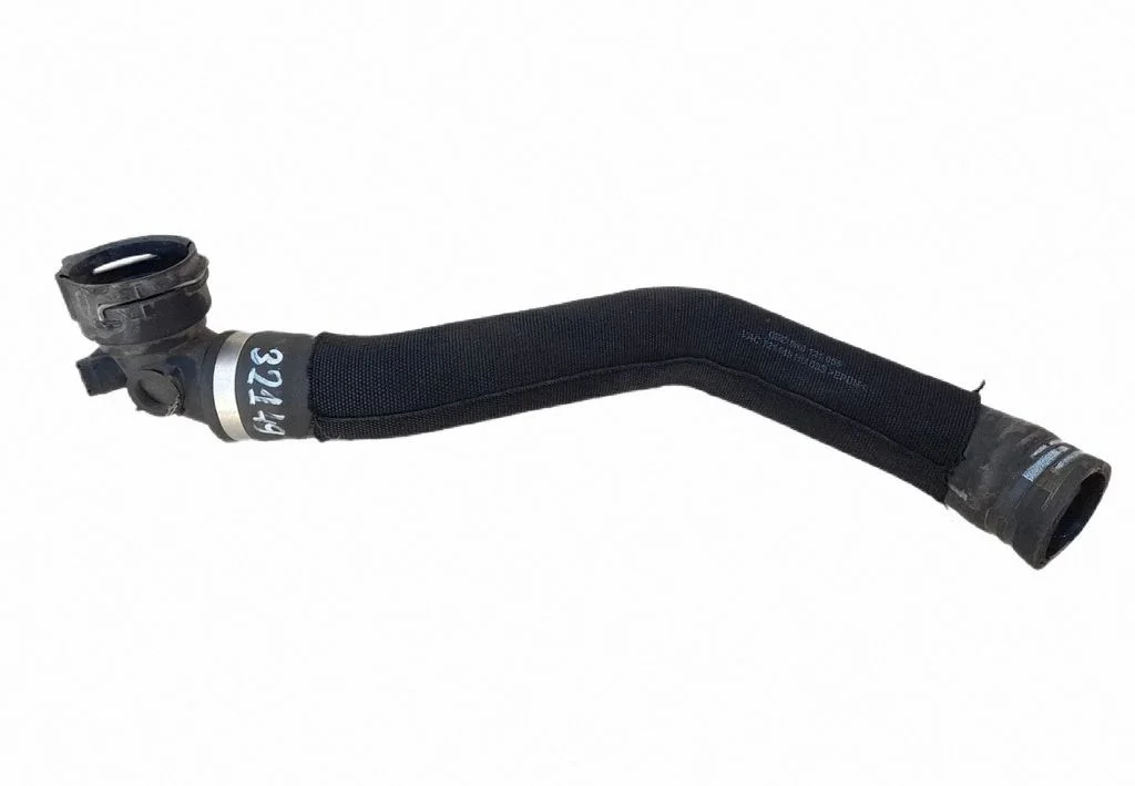 Motora dzesēšanas caurule (-es)/šļūtene (-es) 8R0121055