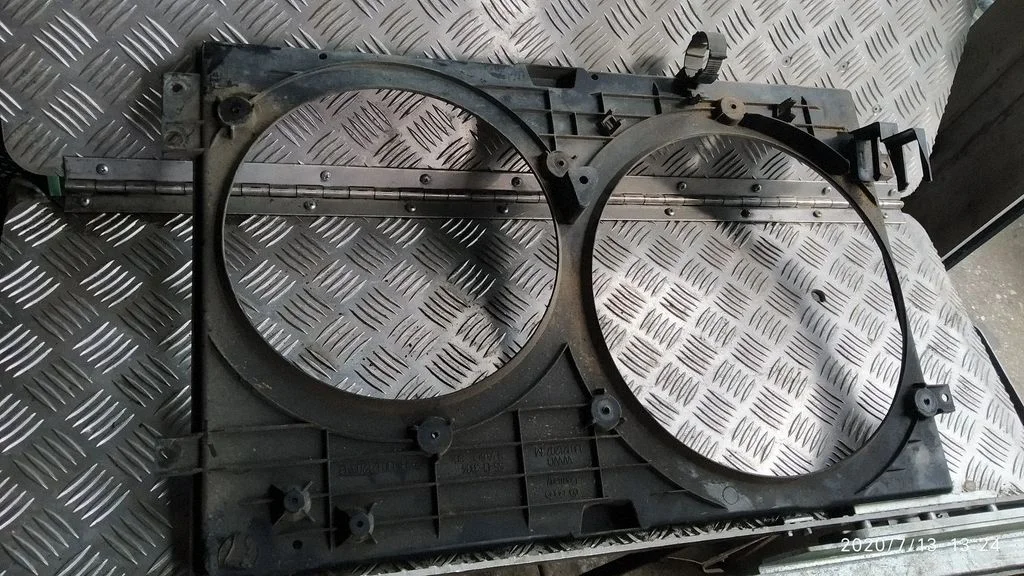 Radiaatori ventilaatori difuusor – Volkswagen Golf IV (1998-2005)