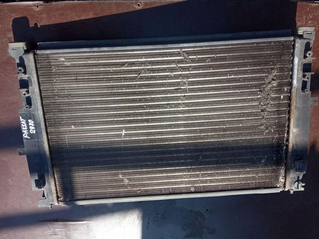 Dzesēšanas šķidruma radiators 8D0121251AT
