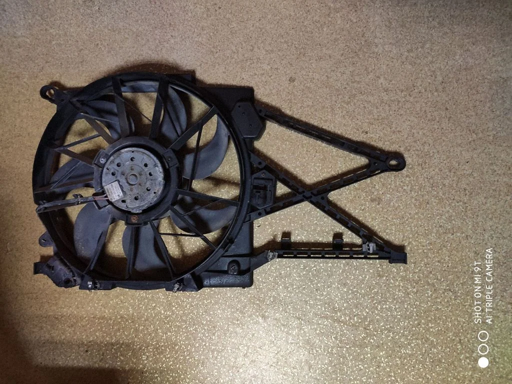Electric radiator cooling fan 24413317