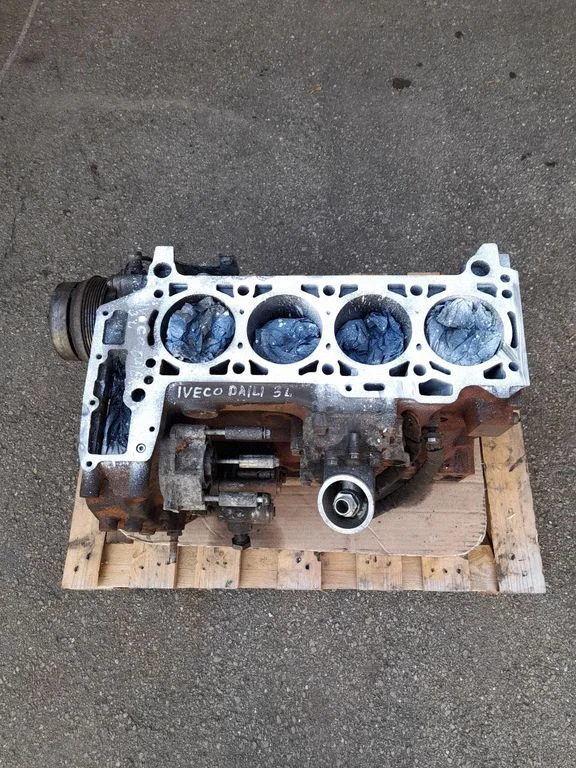 Blok silnika F1CE0481H