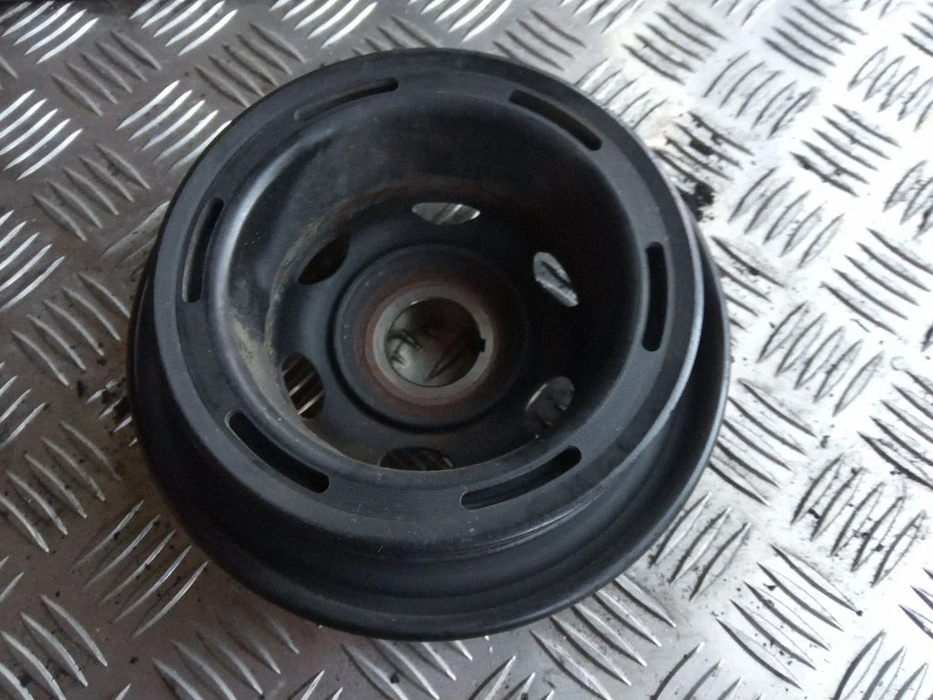 Crankshaft pulley – Mercedes-Benz Sprinter W906 (2006-2018)