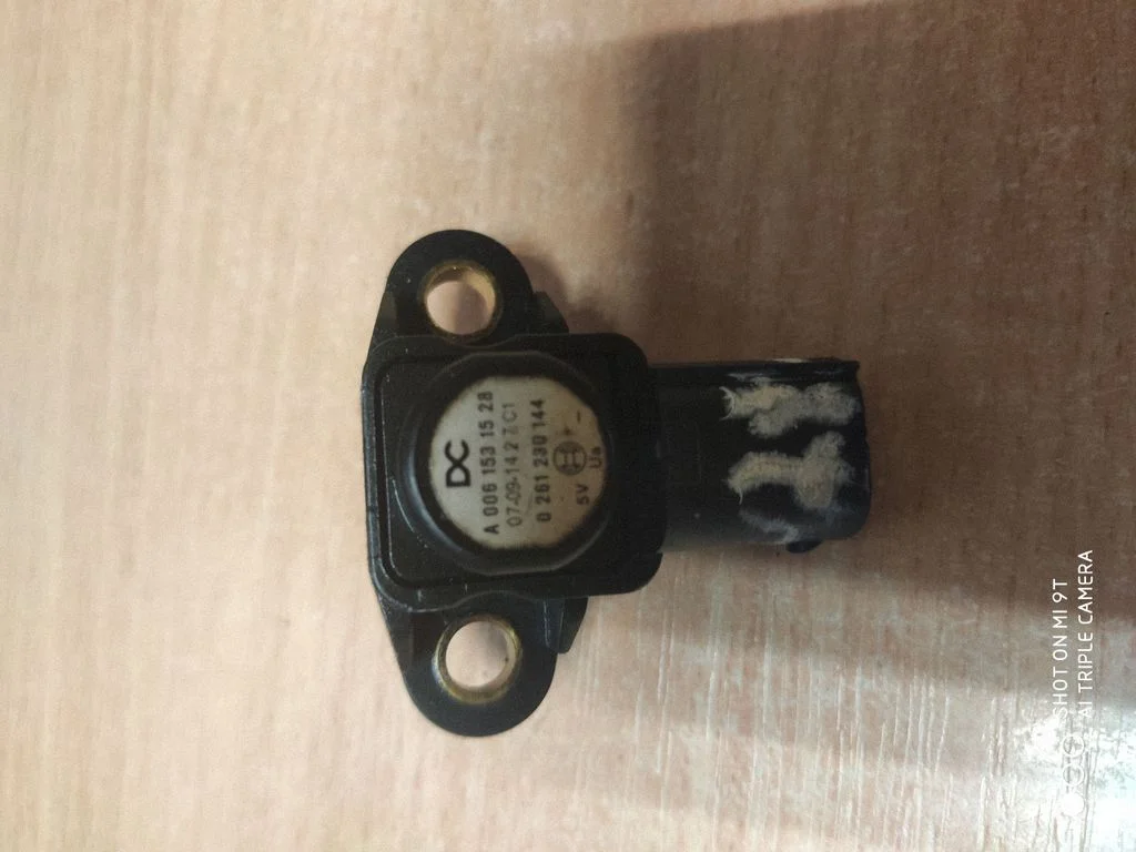 Air pressure sensor A0061531528