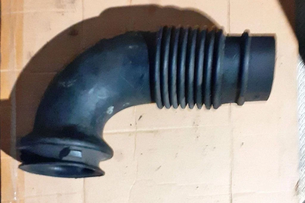 Air intake hose/pipe 9065280024