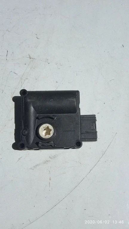 Intake manifold valve actuator/motor – Audi A6 Allroad C6 (2006-2011)